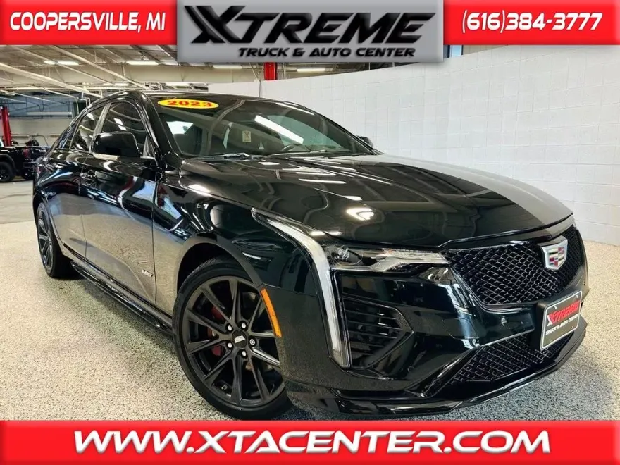 2023 Cadillac CT4 photo 1