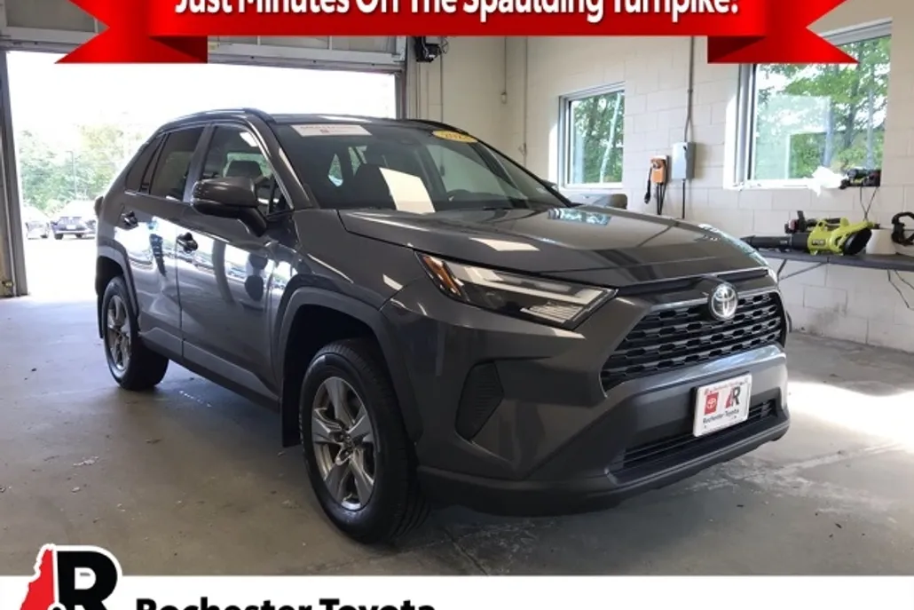 2023 Toyota RAV4 XLE photo 1