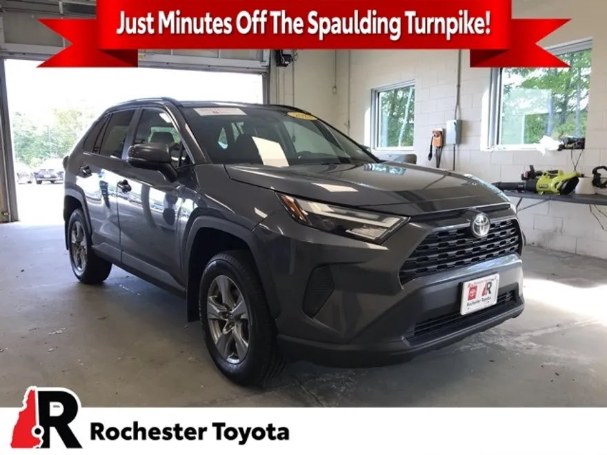 2023 Toyota RAV4 XLE photo 1
