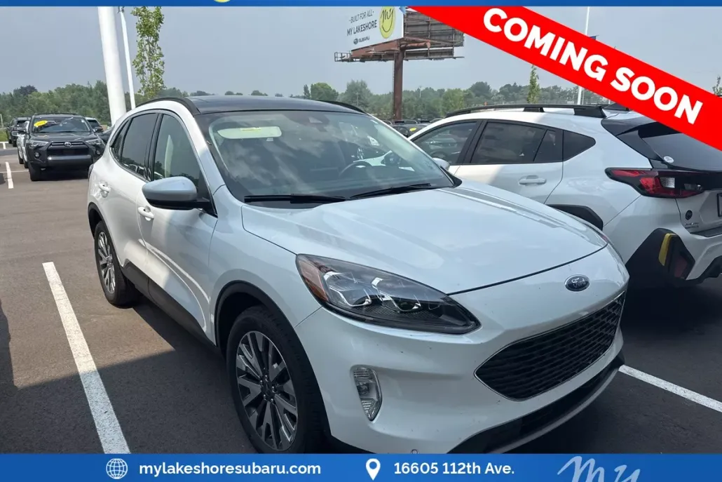 2022 Ford Escape Titanium photo 1