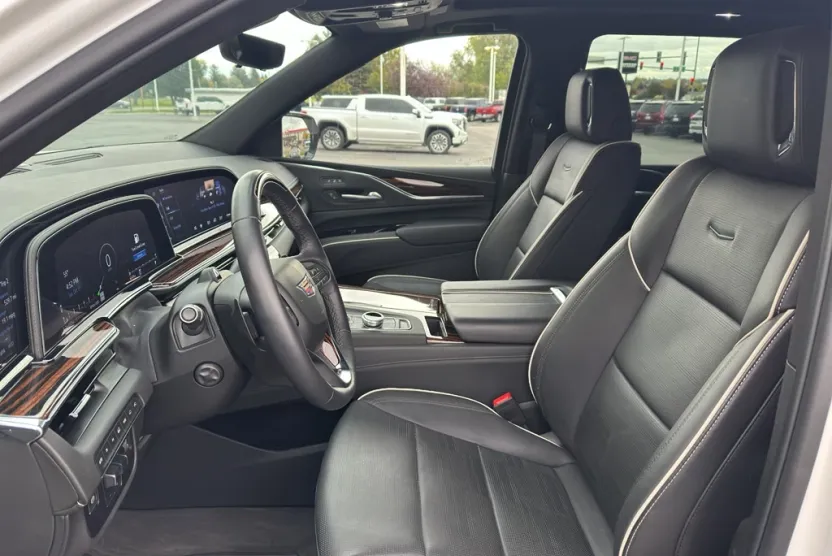 2023 Cadillac Escalade Premium Luxury photo 1