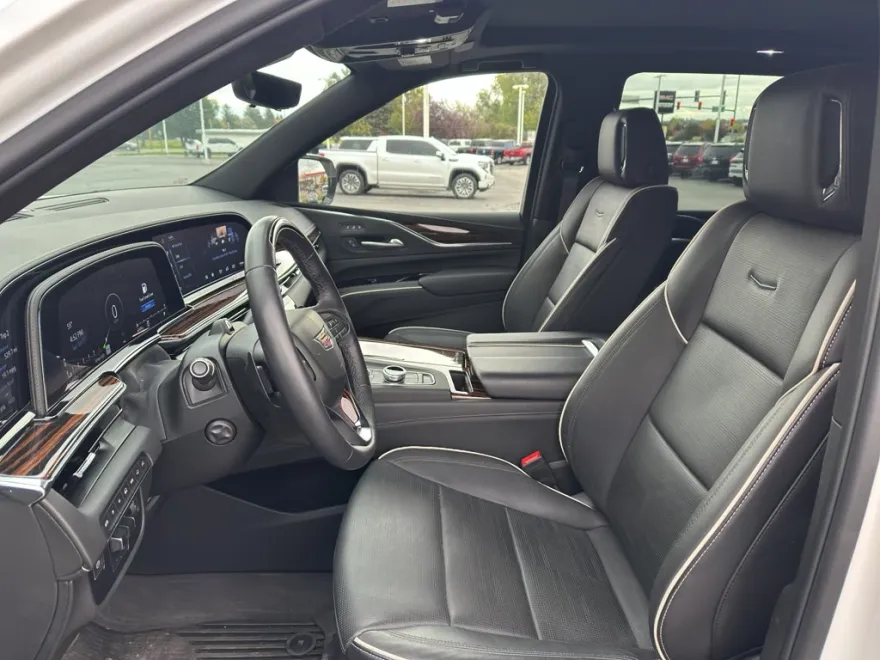 2023 Cadillac Escalade Premium Luxury photo 1