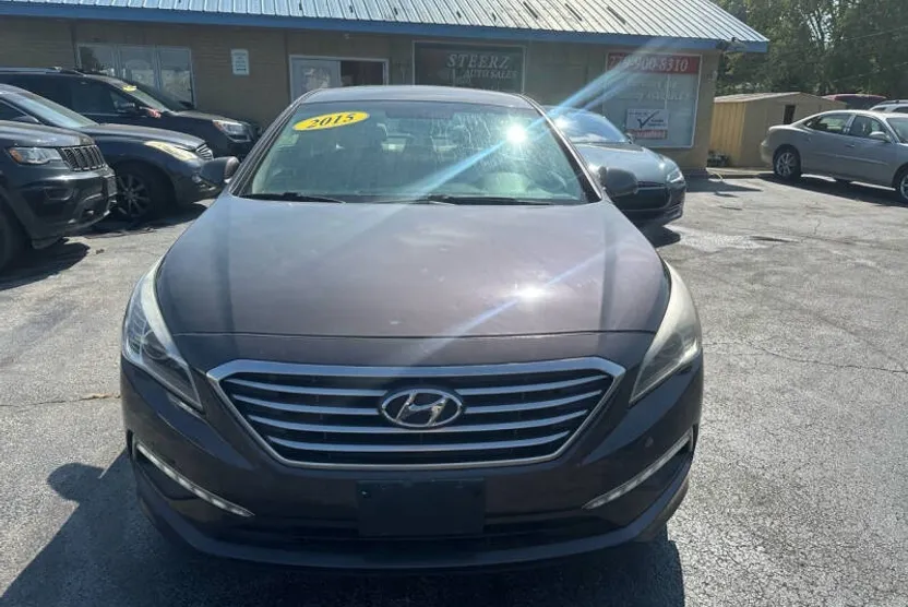 2015 Hyundai Sonata SE photo 1