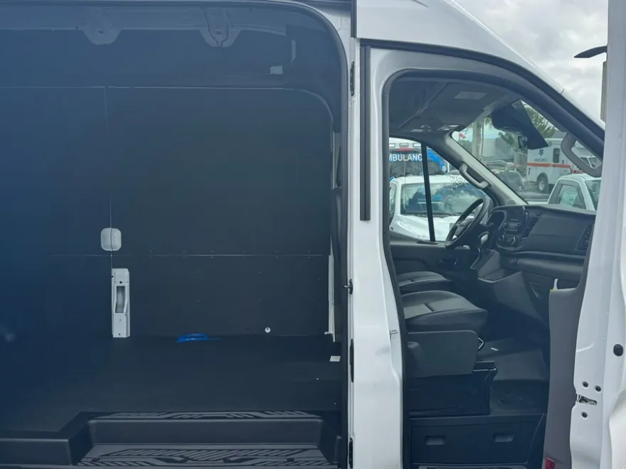 2025 Ford Transit photo 1