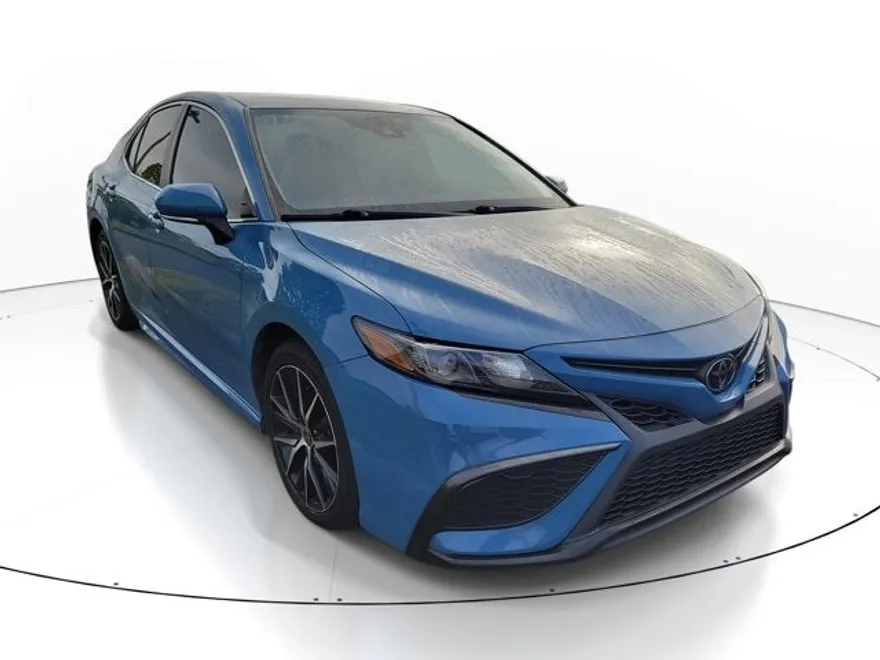 2023 Toyota Camry SE photo 1