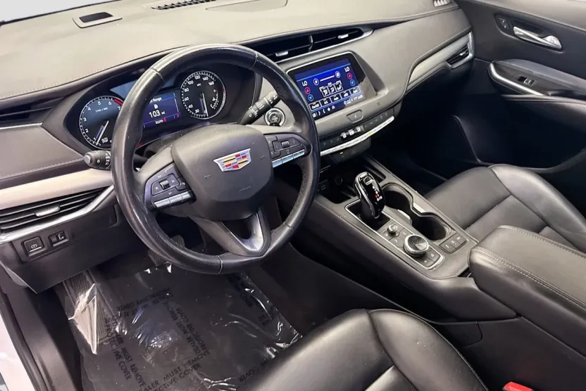 2021 Cadillac XT4 Premium Luxury photo 1