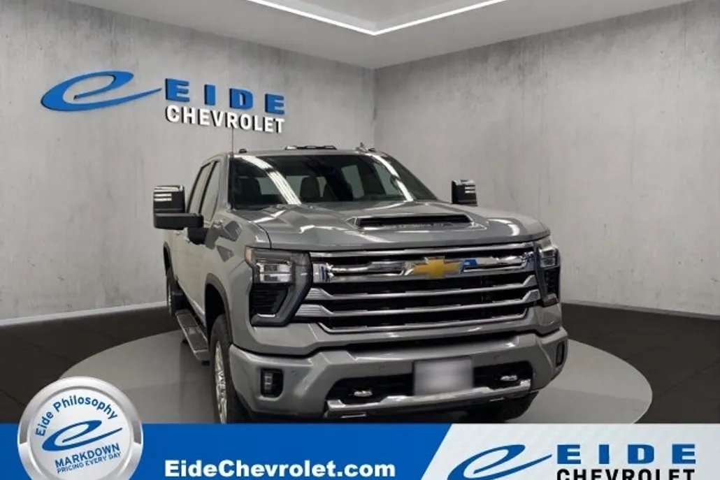 2026 Chevrolet Silverado 3500HD High Country photo 1