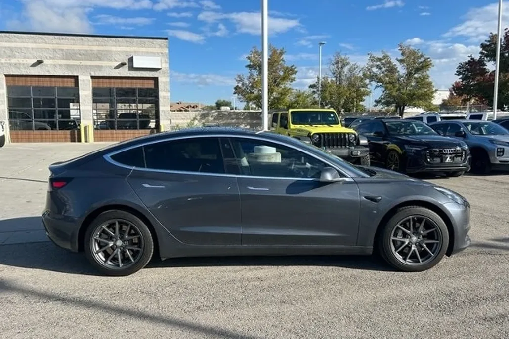 2019 Tesla Model 3 Performance photo 1