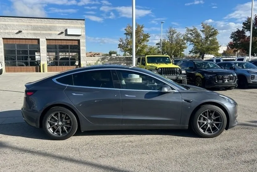 2019 Tesla Model 3 Performance photo 1