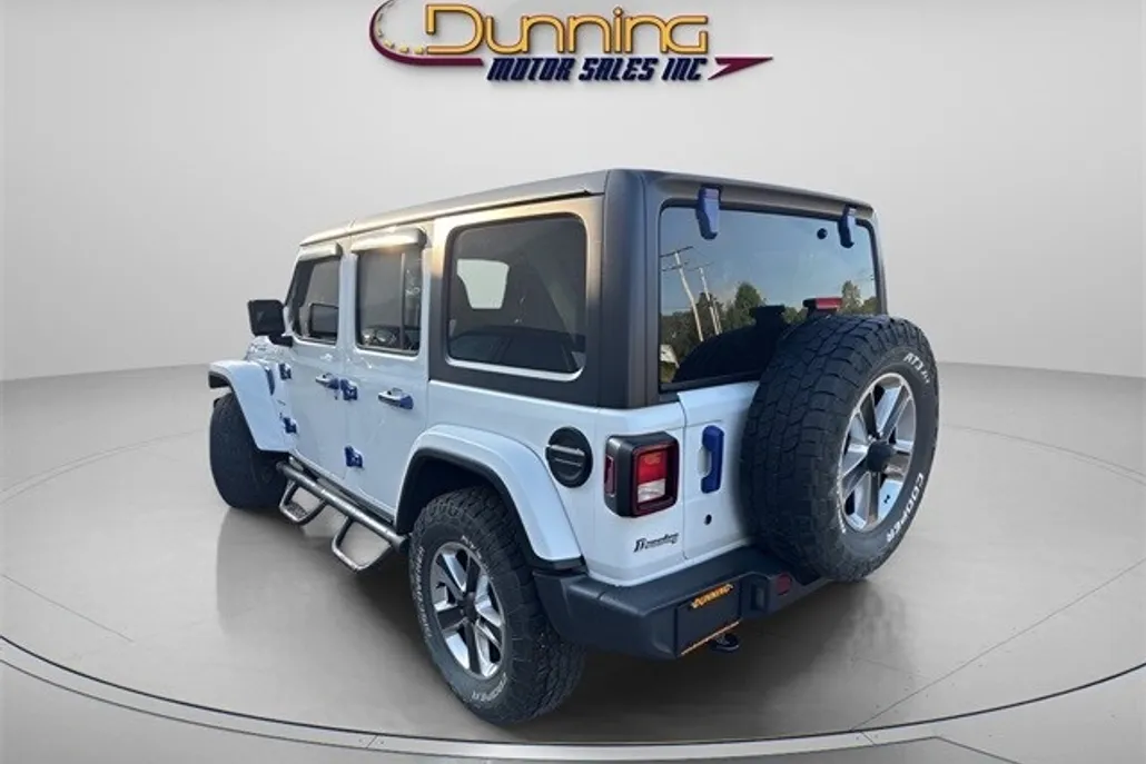 2019 Jeep Wrangler Unlimited Sahara photo 1