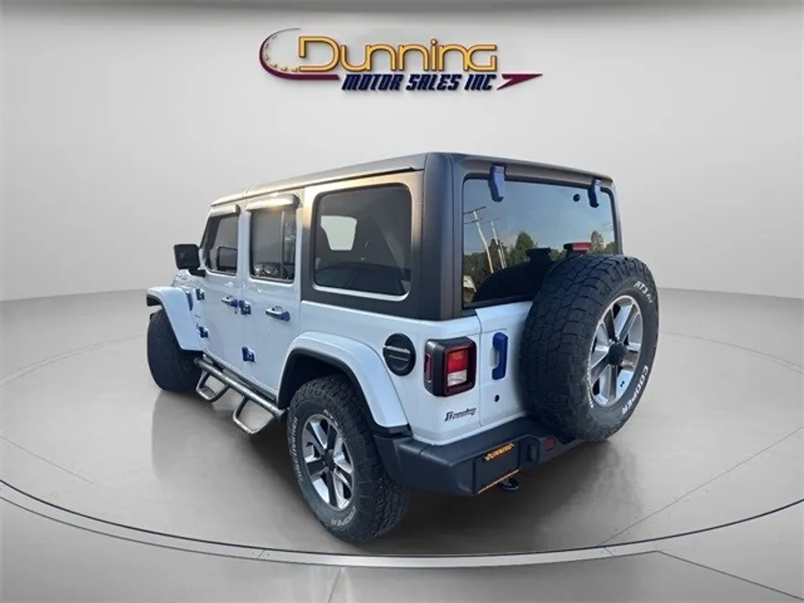 2019 Jeep Wrangler Unlimited Sahara photo 1