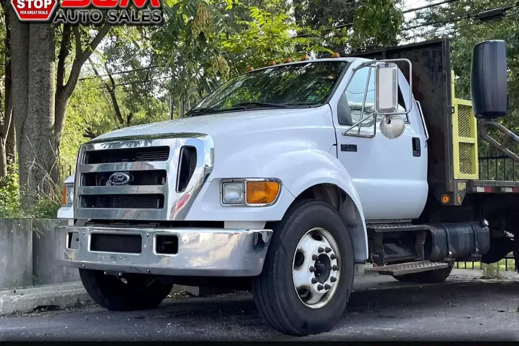 2005 Ford F-650 SuperCab XLT photo 1