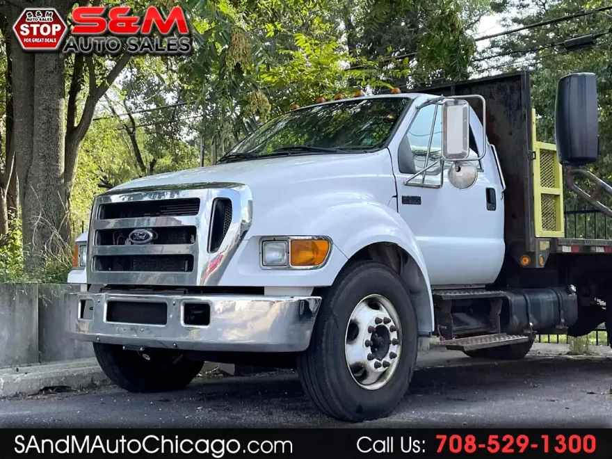 2005 Ford F-650 SuperCab XLT photo 1