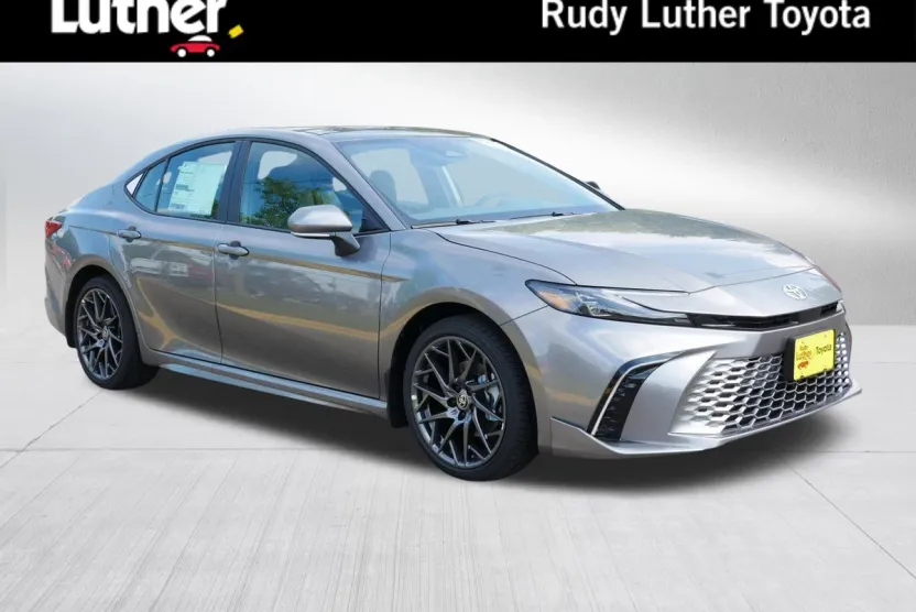 2025 Toyota Camry XSE photo 1