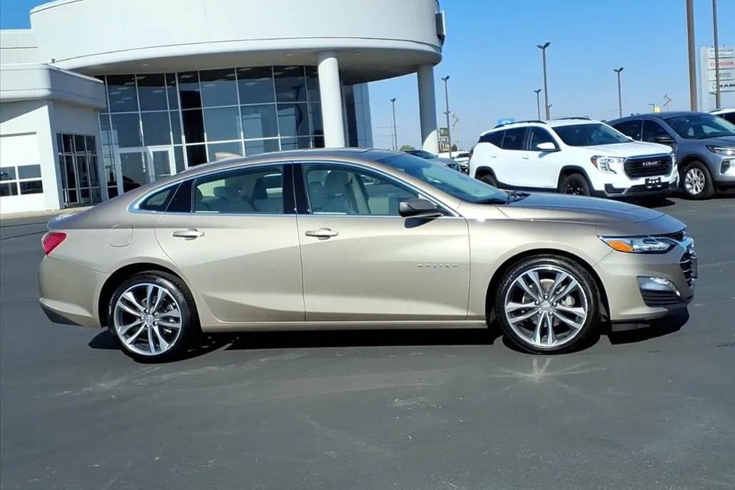 2024 Chevrolet Malibu Premier 2LT photo 1