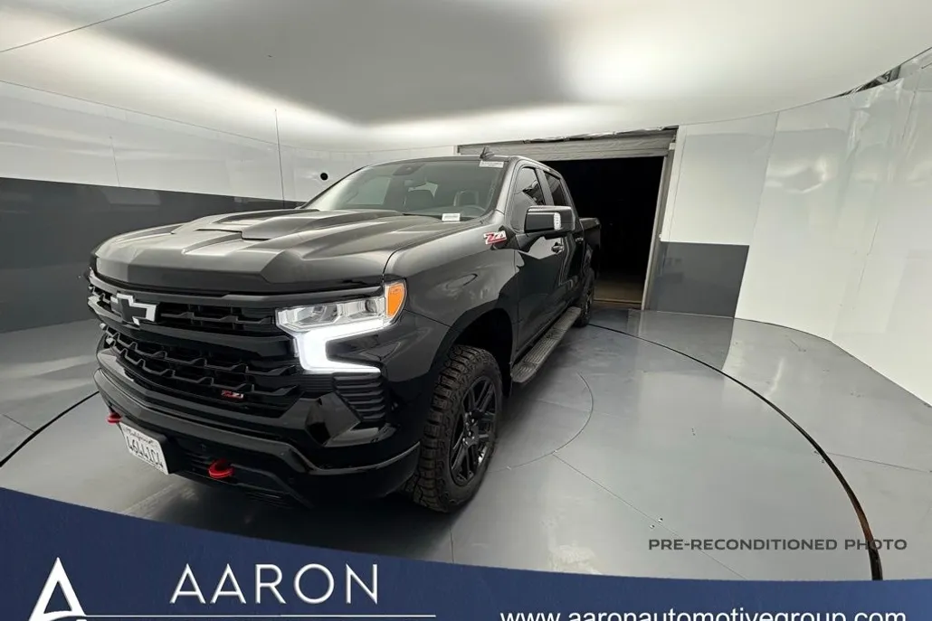 2024 Chevrolet Silverado 1500 LT Trail Boss photo 1