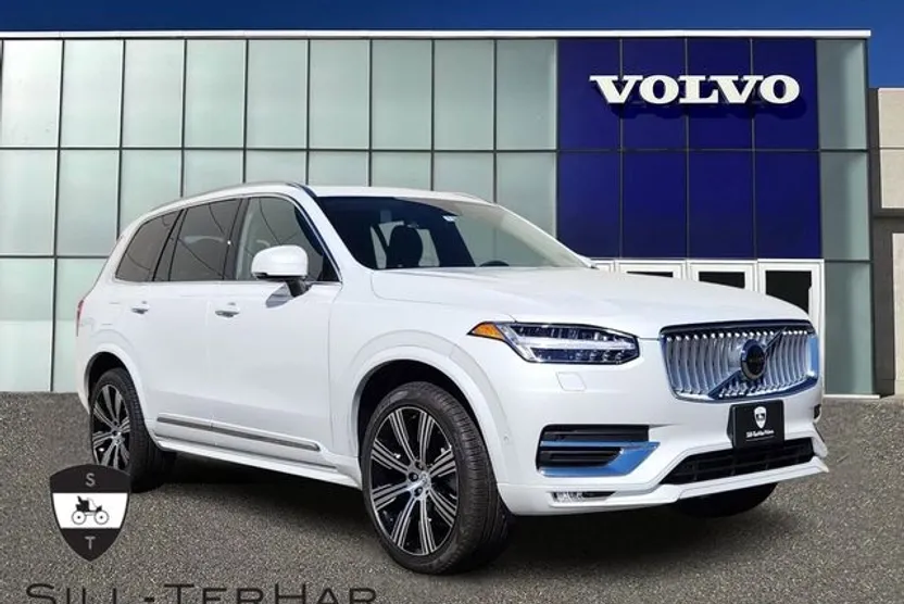 2025 Volvo XC90 Plus photo 1