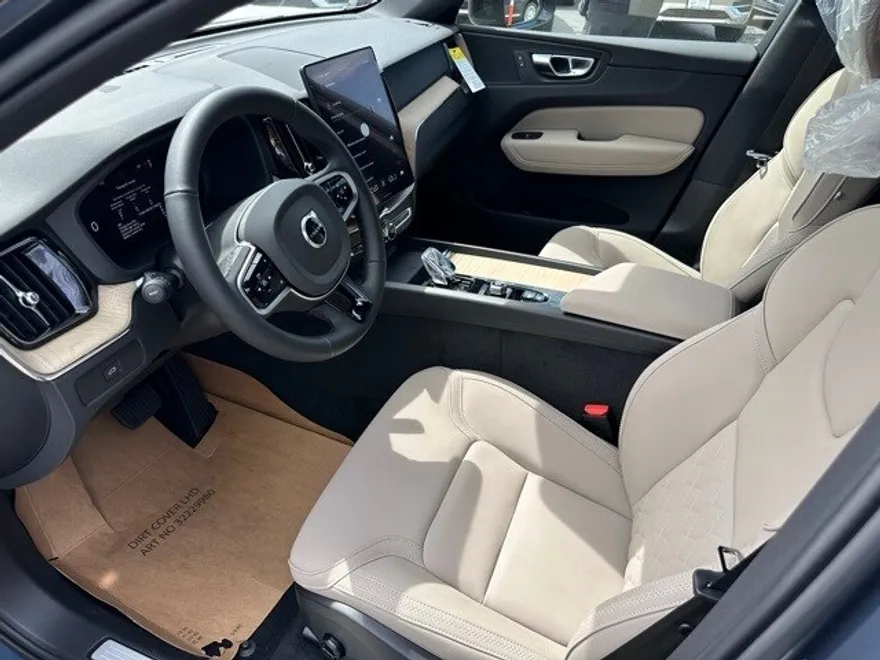 2026 Volvo XC60 B5 Plus photo 1