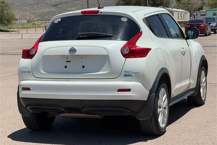 2012 Nissan Juke SV photo 1