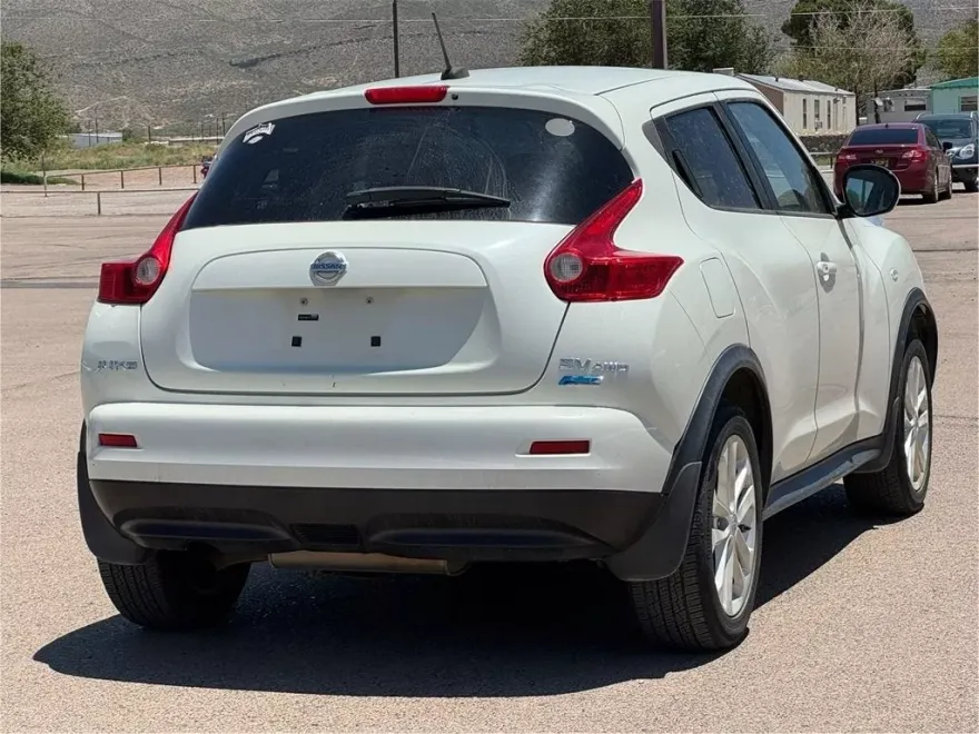 2012 Nissan Juke SV photo 1