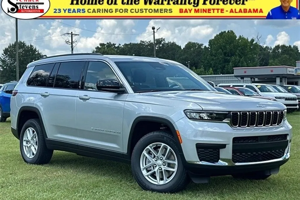2025 Jeep Grand Cherokee Laredo photo 1
