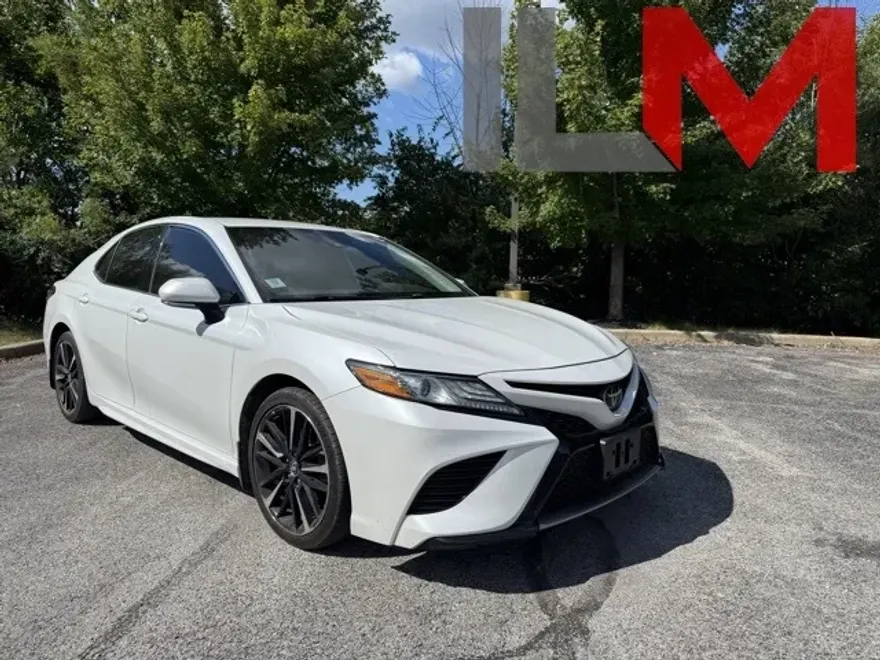 2019 Toyota Camry XSE photo 1