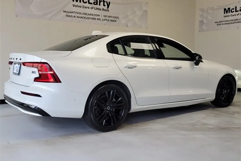 2024 Volvo S60 B5 Plus Black Edition photo 1