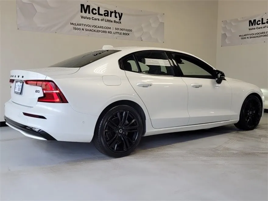 2024 Volvo S60 B5 Plus Black Edition photo 1