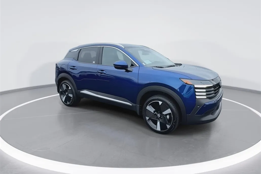 2025 Nissan Kicks SR photo 1