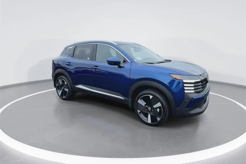 2025 Nissan Kicks SR photo 1