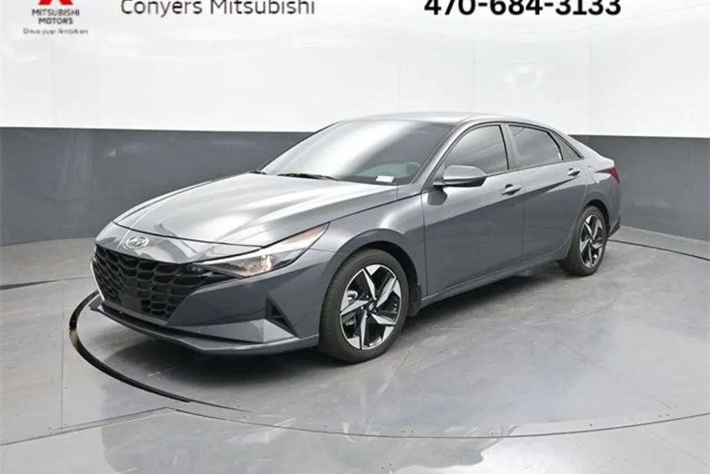 2023 Hyundai Elantra SEL photo 1