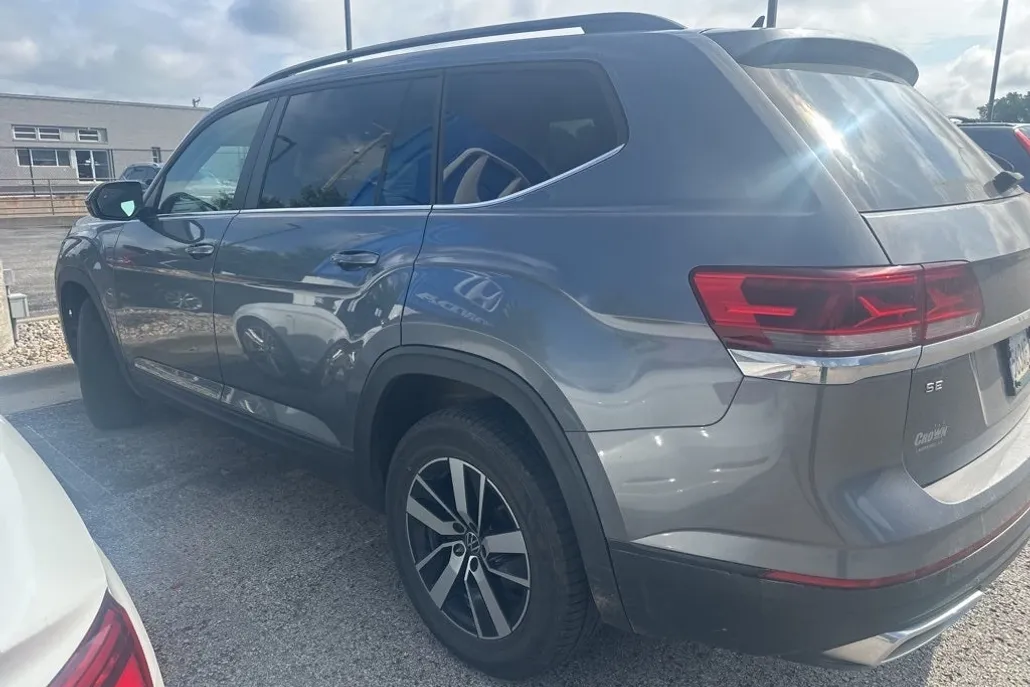 2021 Volkswagen Atlas SE photo 1