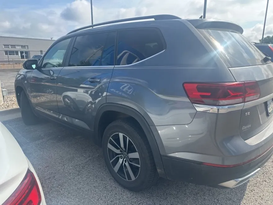 2021 Volkswagen Atlas SE photo 1