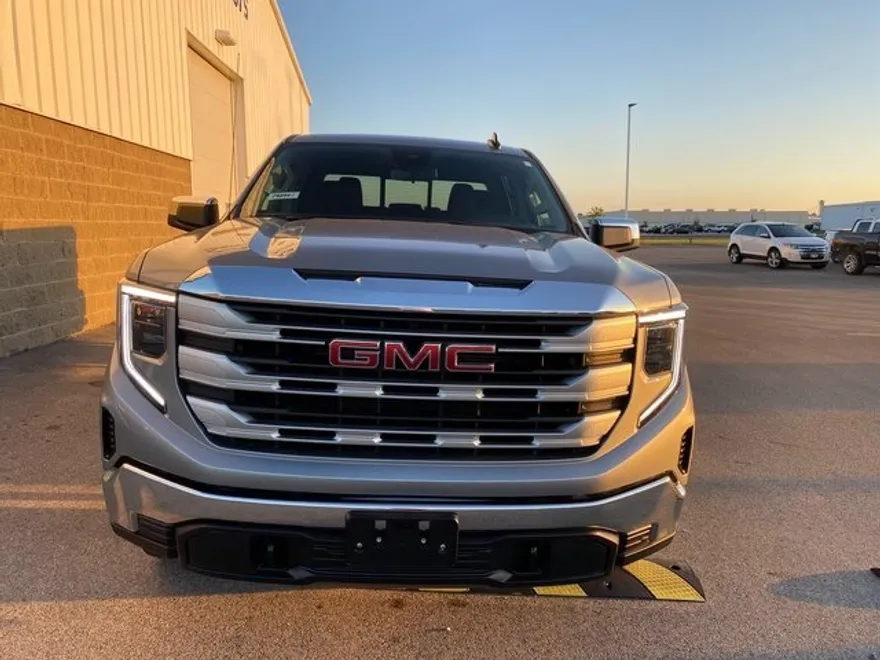 2024 Gmc Sierra 1500 SLE photo 1