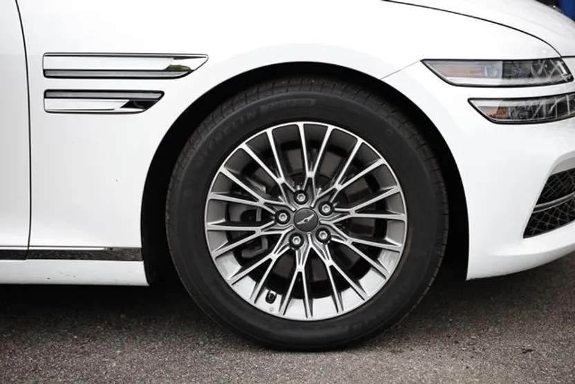 2022 Genesis G80 2.5T AWD photo 1