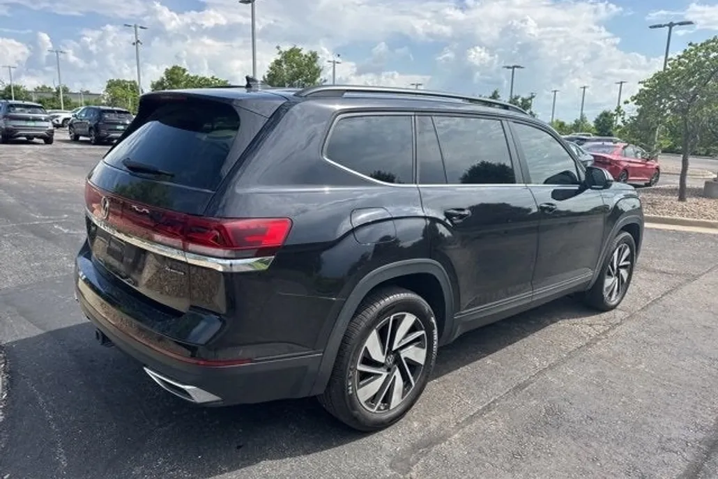 2024 Volkswagen Atlas SE Technology photo 1
