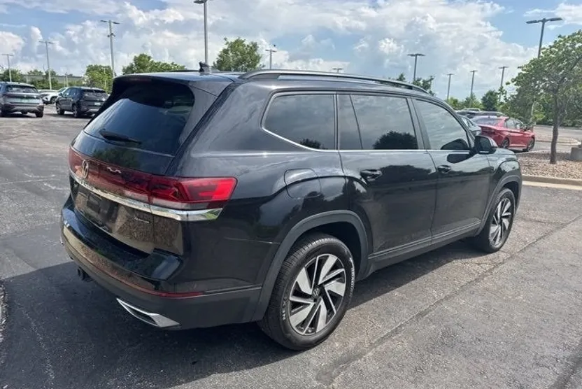 2024 Volkswagen Atlas SE Technology photo 1