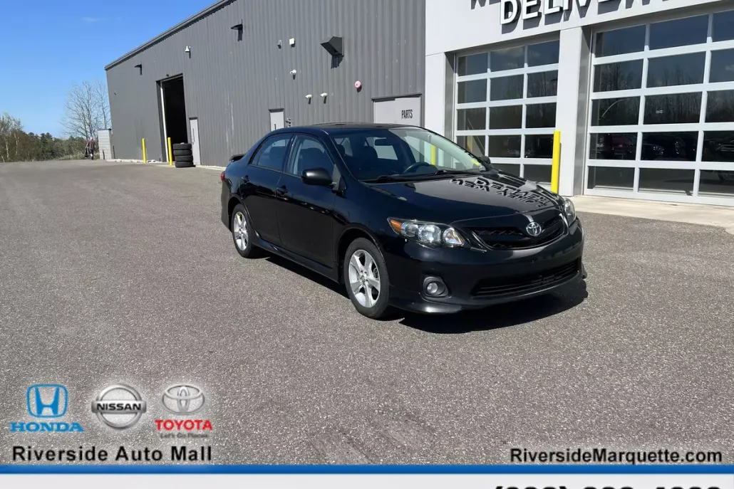 2011 Toyota Corolla S photo 1
