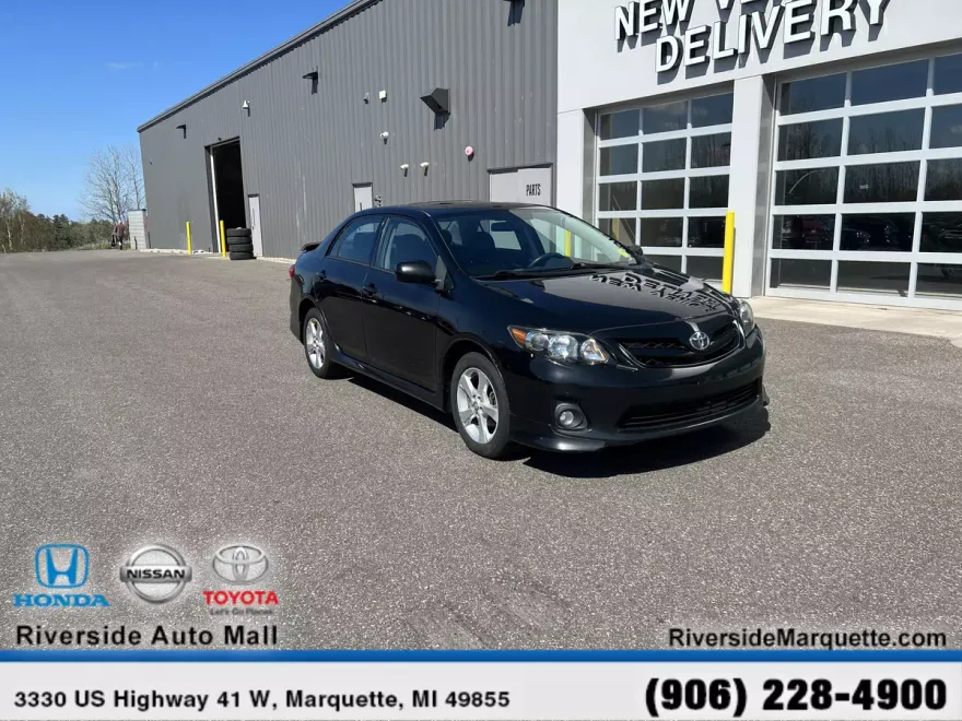 2011 Toyota Corolla S photo 1