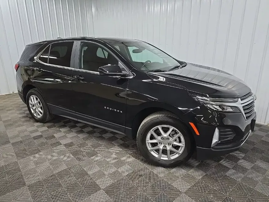 2022 Chevrolet Equinox LT photo 1
