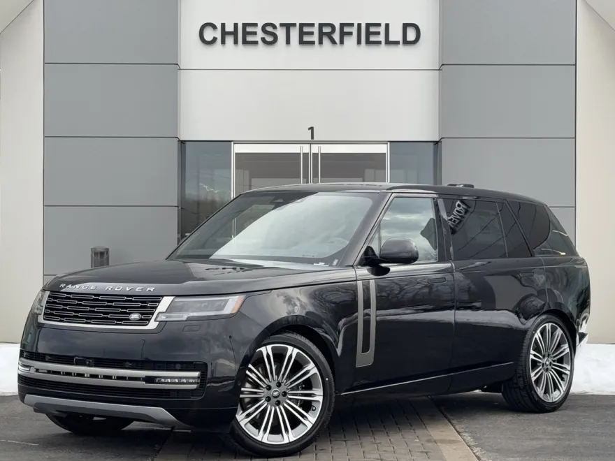 2025 Land Rover Range Rover SE photo 1
