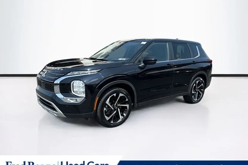 2022 Mitsubishi Outlander SE Black Edition photo 1