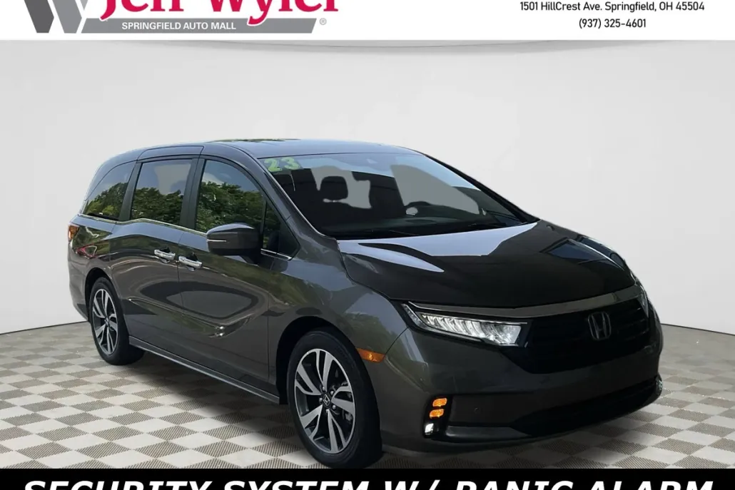 2023 Honda Odyssey Touring photo 1
