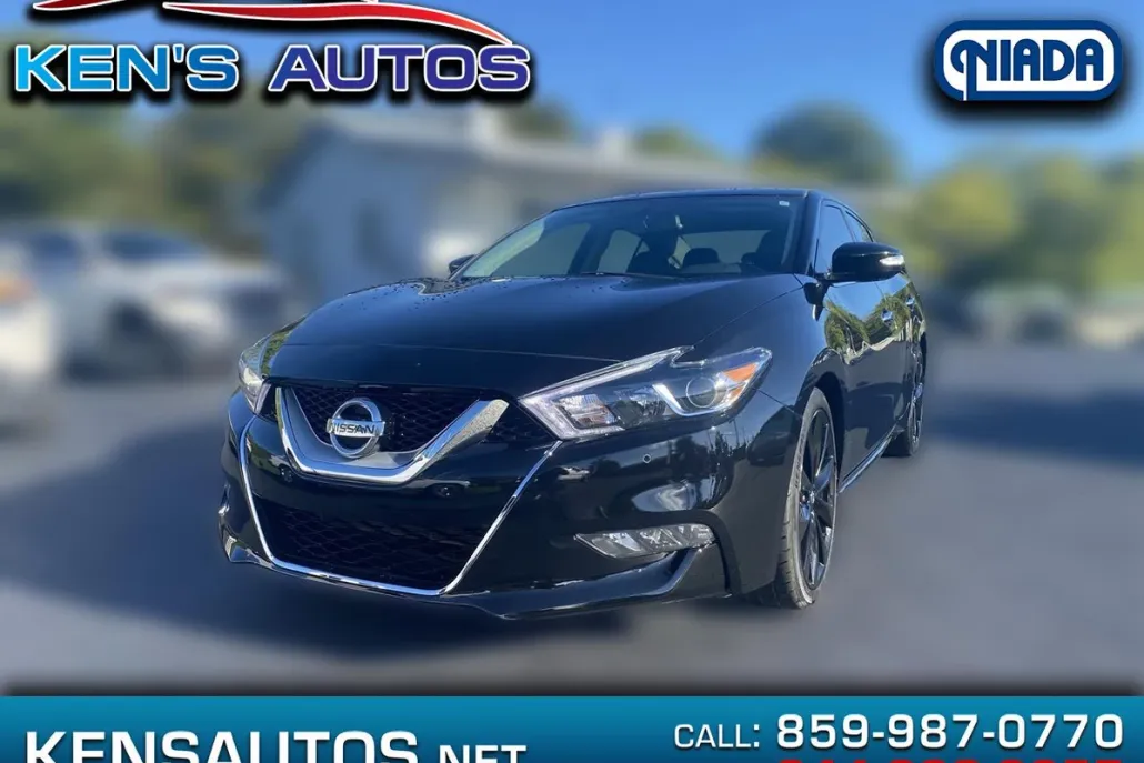 2017 Nissan Maxima SR photo 1