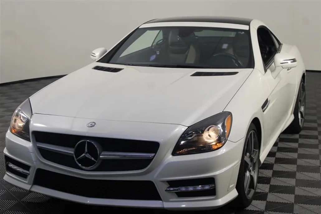 2015 Mercedes Benz SLK 250 photo 1
