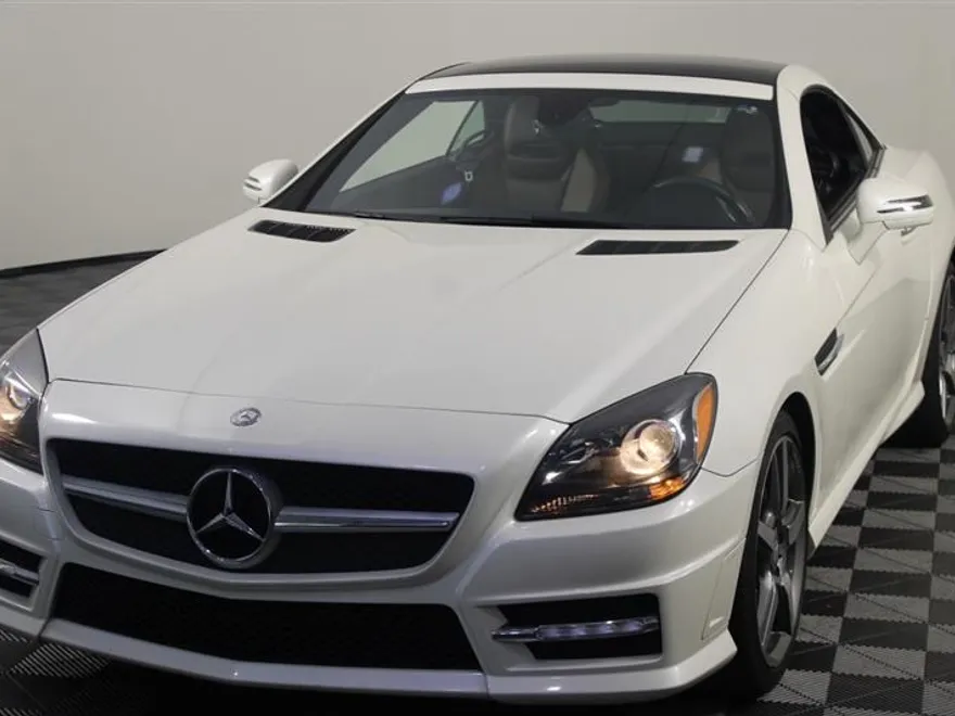 2015 Mercedes Benz SLK 250 photo 1