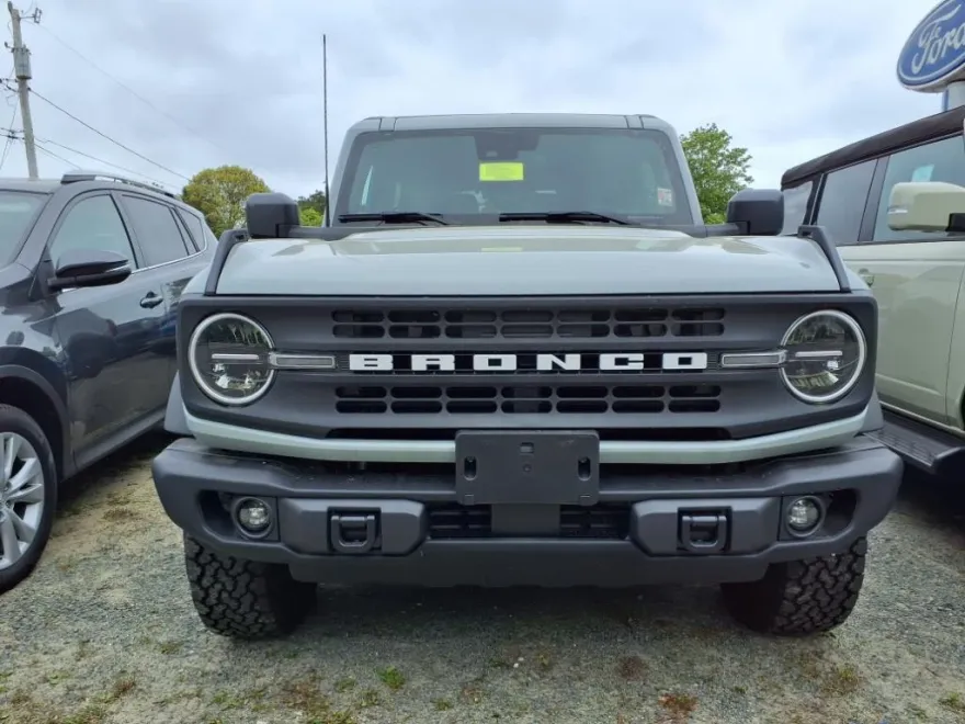 2024 Ford Bronco Black Diamond photo 1