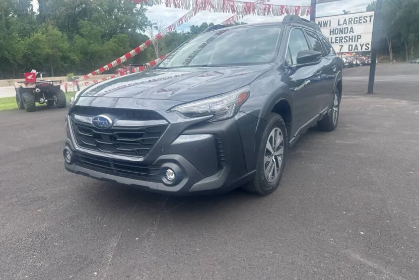 2023 Subaru Outback Premium photo 1