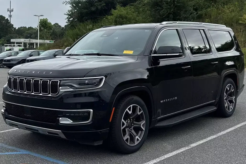 2024 Jeep Wagoneer L Series III photo 1
