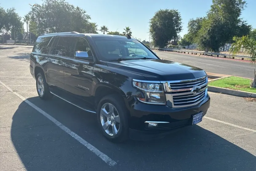 2019 Chevrolet Suburban Premier photo 1